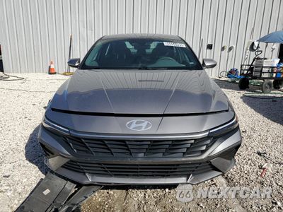 Piąte zdjęcie samochodu w środku: 2024 HYUNDAI ELANTRA SEL VIN:KMHLM4DG1RU770547 - miniatura