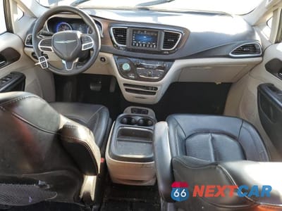 Zdjęcie 8 z 12 samochodu: 2020 CHRYSLER VOYAGER LXI VIN:2C4RC1DG1LR262759 - miniatura