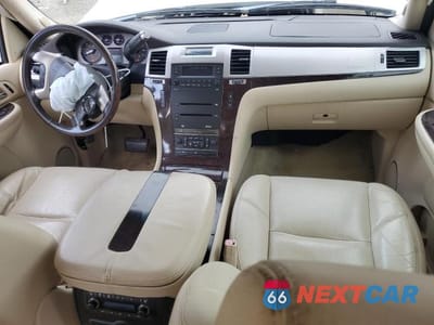 Zdjęcie 8 z 13 samochodu: 2008 CADILLAC ESCALADE LUXURY VIN:1GYFK63858R152091 - miniatura
