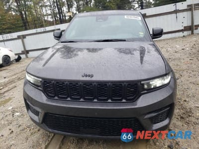 Piąte zdjęcie samochodu w środku: 2025 JEEP GRAND CHEROKEE LAREDO VIN:1C4RJHAG2SC291455 - miniatura
