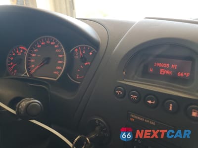 Zdjęcie 9 z 14 samochodu: 2008 PONTIAC GRAND PRIX VIN:2G2WP552281166666 - miniatura