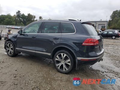 Drugie zdjęcie samochodu z przodu: 2017 VOLKSWAGEN TOUAREG WOLFSBURG VIN:WVGRF7BP9HD005058 - miniatura