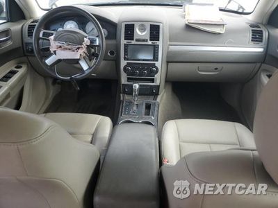Zdjęcie 8 z 11 samochodu: 2010 CHRYSLER 300 TOURING VIN:2C3CK5CV6AH156878 - miniatura