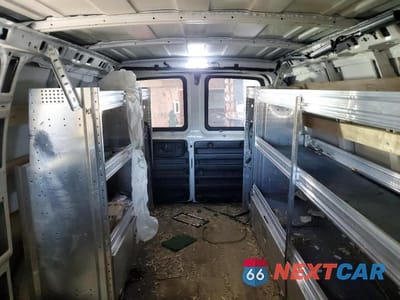 Zdjęcie 10 z 13 samochodu: 2021 CHEVROLET EXPRESS G2500 - CARGO VAN *** PRIOR FLEET *** VIN:1GCWGAF77M1309822 - miniatura