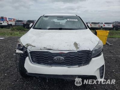 Piąte zdjęcie samochodu w środku: 2019 KIA SORENTO L VIN:5XYPG4A34KG554424 - miniatura
