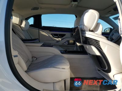Zdjęcie 10 z 13 samochodu: 2025 MERCEDES-BENZ S MERCEDES-MAYBACH S 580 4M VIN:W1K6X7GB6SA321307 - miniatura