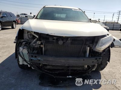Piąte zdjęcie samochodu w środku: 2016 NISSAN ROGUE S VIN:5N1AT2MN6GC852435 - miniatura