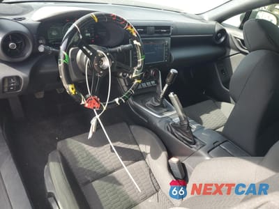 Zdjęcie 8 z 15 samochodu: 2022 TOYOTA GR 86 VIN:JF1ZNBB18N9757456 - miniatura