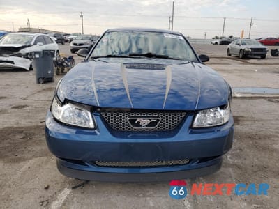 Piąte zdjęcie samochodu w środku: 2000 FORD MUSTANG VIN:1FAFP4045YF221981 - miniatura