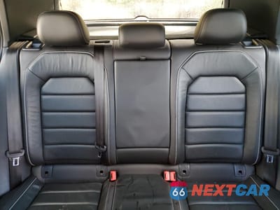 Zdjęcie 10 z 15 samochodu: 2019 VOLKSWAGEN GOLF R VIN:WVWVA7AUXKW177202 - miniatura