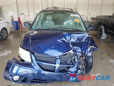 Piąte zdjęcie samochodu w środku: 2005 DODGE GRAND CARAVAN SXT VIN:2D4GP44L35R248927 - miniatura