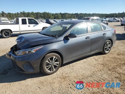 2023 KIA FORTE LX 3KPF24AD2PE542893 - główne zdjęcie licytacji z USA - miniatura