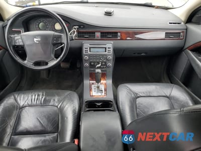 Zdjęcie 8 z 13 samochodu: 2008 VOLVO V70 3.2 VIN:YV1BW982881041106 - miniatura
