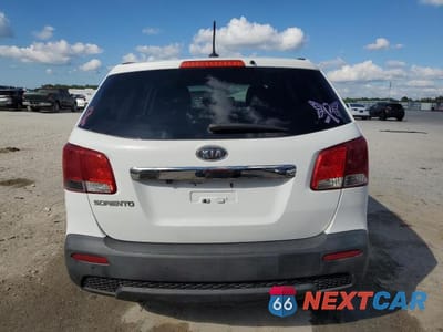 Zdjęcie 6 z 13 samochodu: 2011 KIA SORENTO LX VIN:5XYKT3A14BG084622 - miniatura