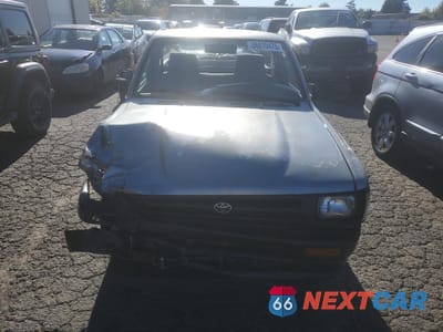 Piąte zdjęcie samochodu w środku: 1993 TOYOTA PICKUP 1/2 TON SHORT WHEELBASE STB VIN:4TARN81A6PZ090139 - miniatura