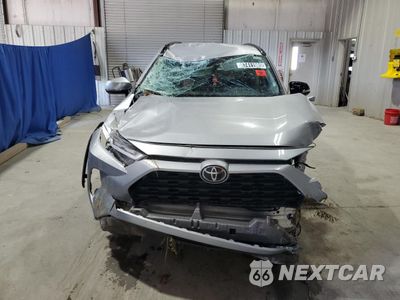 Piąte zdjęcie samochodu w środku: 2025 TOYOTA RAV4 XLE VIN:2T3P1RFV7SW542715 - miniatura
