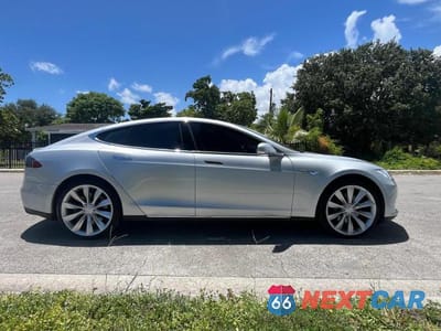 Zdjęcie 13 z 15 samochodu: 2012 TESLA MODEL S VIN:5YJSA1DP4CFS00811 - miniatura