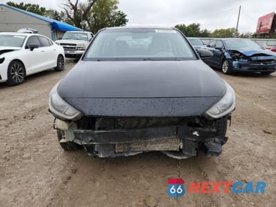 Piąte zdjęcie samochodu w środku: 2018 HYUNDAI ACCENT SE VIN:3KPC24A38JE026068 - miniatura