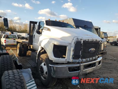 Czwarte zdjęcie samochodu z boku: 2016 FORD F-450 SUPER DUTY FLATBED TRUCK VIN:1FDNF6DC5GDA02496 - miniatura