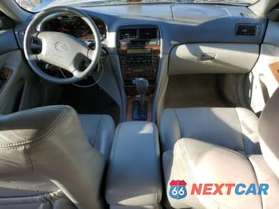 Zdjęcie 8 z 12 samochodu: 2000 LEXUS ES 300 VIN:JT8BF28G2Y0242903 - miniatura