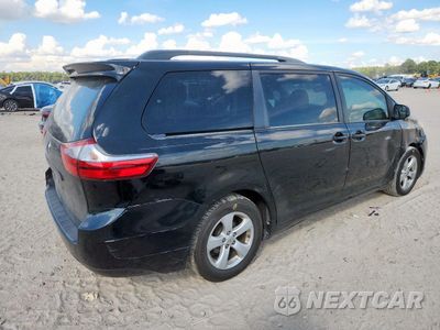 Trzecie zdjęcie samochodu z tyłu: 2017 TOYOTA SIENNA LE VIN:5TDKZ3DC4HS854986 - miniatura