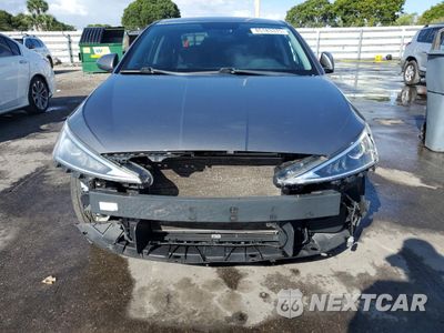 Piąte zdjęcie samochodu w środku: 2019 HYUNDAI ELANTRA SE VIN:5NPD74LF9KH494756 - miniatura