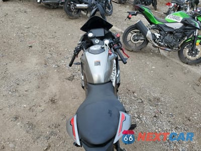 Zdjęcie 6 z 10 samochodu: 2023 CFMOTO 300SS VIN:LCEPDPL34P6000513 - miniatura