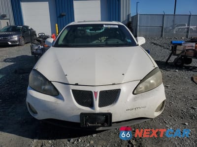 Piąte zdjęcie samochodu w środku: 2004 PONTIAC GRAND PRIX GT2 VIN:2G2WS522X41330100 - miniatura