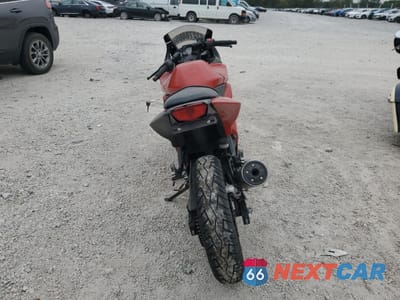 Czwarte zdjęcie samochodu z boku: 2010 KAWASAKI EX250 J VIN:JKAEXMJ19ADA63783 - miniatura