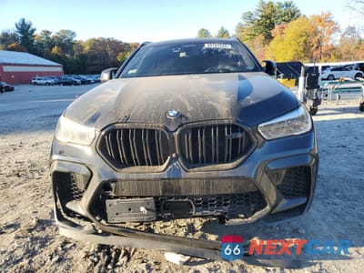 Piąte zdjęcie samochodu w środku: 2020 BMW X6 M VIN:5YMCY0C02L9C65644 - miniatura