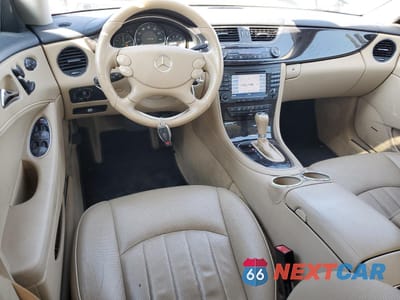 Zdjęcie 8 z 12 samochodu: 2008 MERCEDES-BENZ CLS 550 VIN:WDDDJ72XX8A121762 - miniatura