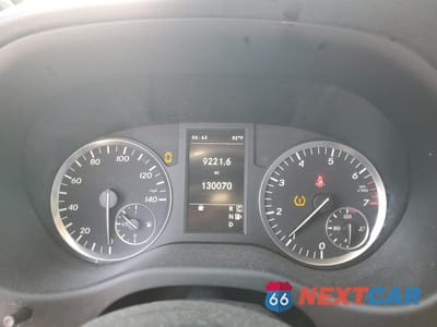 Zdjęcie 9 z 13 samochodu: 2016 MERCEDES-BENZ METRIS VIN:WD4PG2EE6G3154088 - miniatura