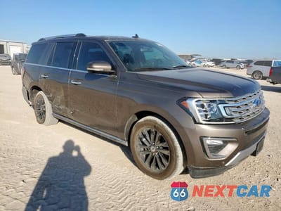 Czwarte zdjęcie samochodu z boku: 2019 FORD EXPEDITION LIMITED VIN:1FMJU1KT8KEA62141 - miniatura