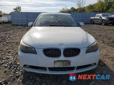 Piąte zdjęcie samochodu w środku: 2006 BMW 525 XI VIN:WBANF33526CS35937 - miniatura