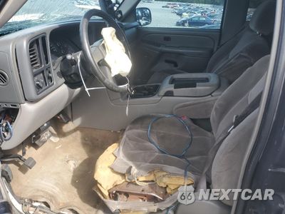 Zdjęcie 7 z 15 samochodu: 2004 GMC YUKON VIN:1GKEC13Z54J278846 - miniatura
