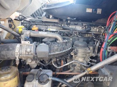 Zdjęcie 7 z 10 samochodu: 2016 FREIGHTLINER CASCADIA 125 SEMI TRUCK VIN:1FUBGEDV6GLHC5609 - miniatura