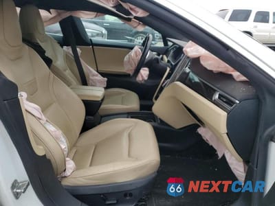Zdjęcie 7 z 12 samochodu: 2016 TESLA MODEL S VIN:5YJSA1E15GF156138 - miniatura