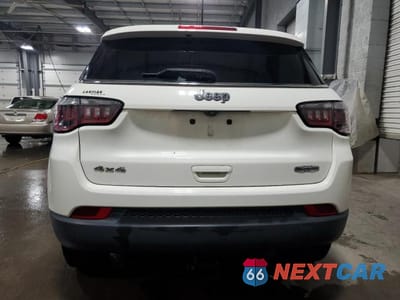 Zdjęcie 6 z 12 samochodu: 2018 JEEP COMPASS LATITUDE VIN:3C4NJDBB4JT350261 - miniatura