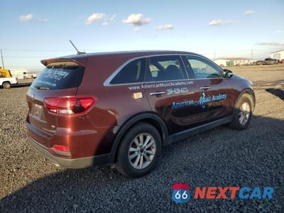 Trzecie zdjęcie samochodu z tyłu: 2019 KIA SORENTO L VIN:5XYPG4A3XKG561152 - miniatura