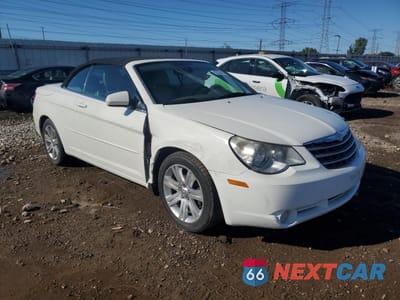 Czwarte zdjęcie samochodu z boku: 2010 CHRYSLER SEBRING TOURING VIN:1C3BC5ED1AN187640 - miniatura