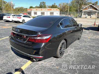 Czwarte zdjęcie samochodu z boku: 2016 HONDA ACCORD SPORT VIN:1HGCR2F54GA140253 - miniatura