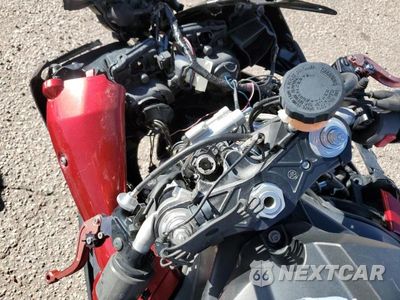 Zdjęcie 7 z 8 samochodu: 2009 YAMA YZFR1 VIN:JYARN23E09A005620 - miniatura