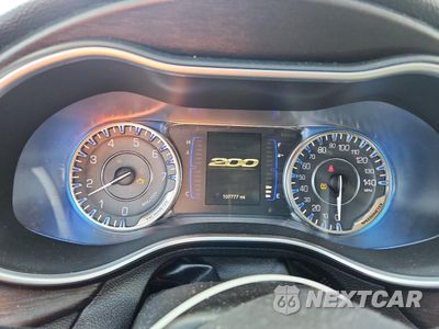 Zdjęcie 9 z 13 samochodu: 2016 CHRYSLER 200 LIMITED VIN:1C3CCCAB7GN152560 - miniatura