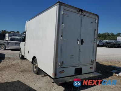 Drugie zdjęcie samochodu z przodu: 2021 CHEVROLET EXPRESS G3500 VIN:1GB0GRF72M1300065 - miniatura