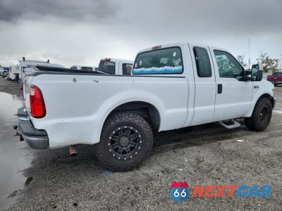 Trzecie zdjęcie samochodu z tyłu: 2001 FORD F250 SUPER DUTY VIN:1FTNX20L41ED25195 - miniatura