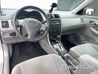 Zdjęcie 9 z 11 samochodu: 2010 TOYOTA COROLLA BASE VIN:2T1BU4EE0AC244165 - miniatura
