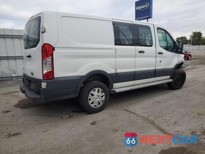 Trzecie zdjęcie samochodu z tyłu: 2016 FORD TRANSIT 250 DELIVERY VAN VIN:1FTYR1ZM5GKA86702 - miniatura