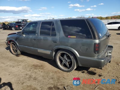 Drugie zdjęcie samochodu z przodu: 2001 CHEVROLET BLAZER VIN:1GNCS13W51K137543 - miniatura
