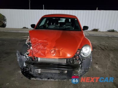 Piąte zdjęcie samochodu w środku: 2017 VOLKSWAGEN BEETLE 1.8T VIN:3VWF17AT1HM610262 - miniatura