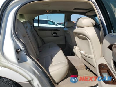 Zdjęcie 10 z 12 samochodu: 2000 LINCOLN TOWN CAR SIGNATURE VIN:1LNHM82W8YY878050 - miniatura